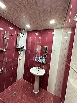 Satılır 3 otaqlı köhnə tikili 60 m²
