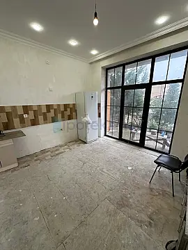 Satılır 4 otaqlı həyət evi 200 m²