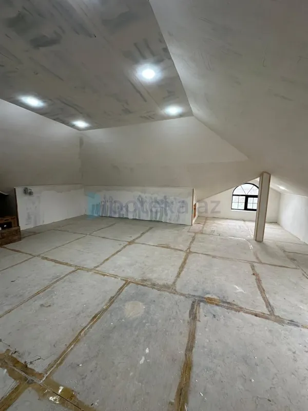 Satılır 4 otaqlı həyət evi 200 m²