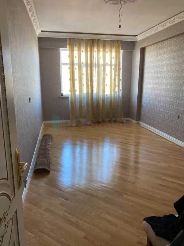 Satılır 3 otaqlı yeni tikili 110 m²