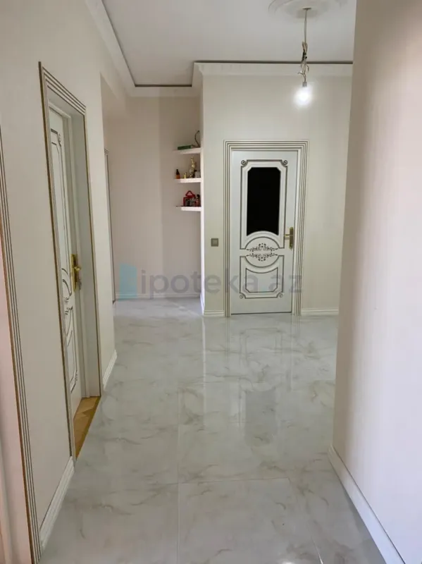 Satılır 3 otaqlı yeni tikili 110 m²