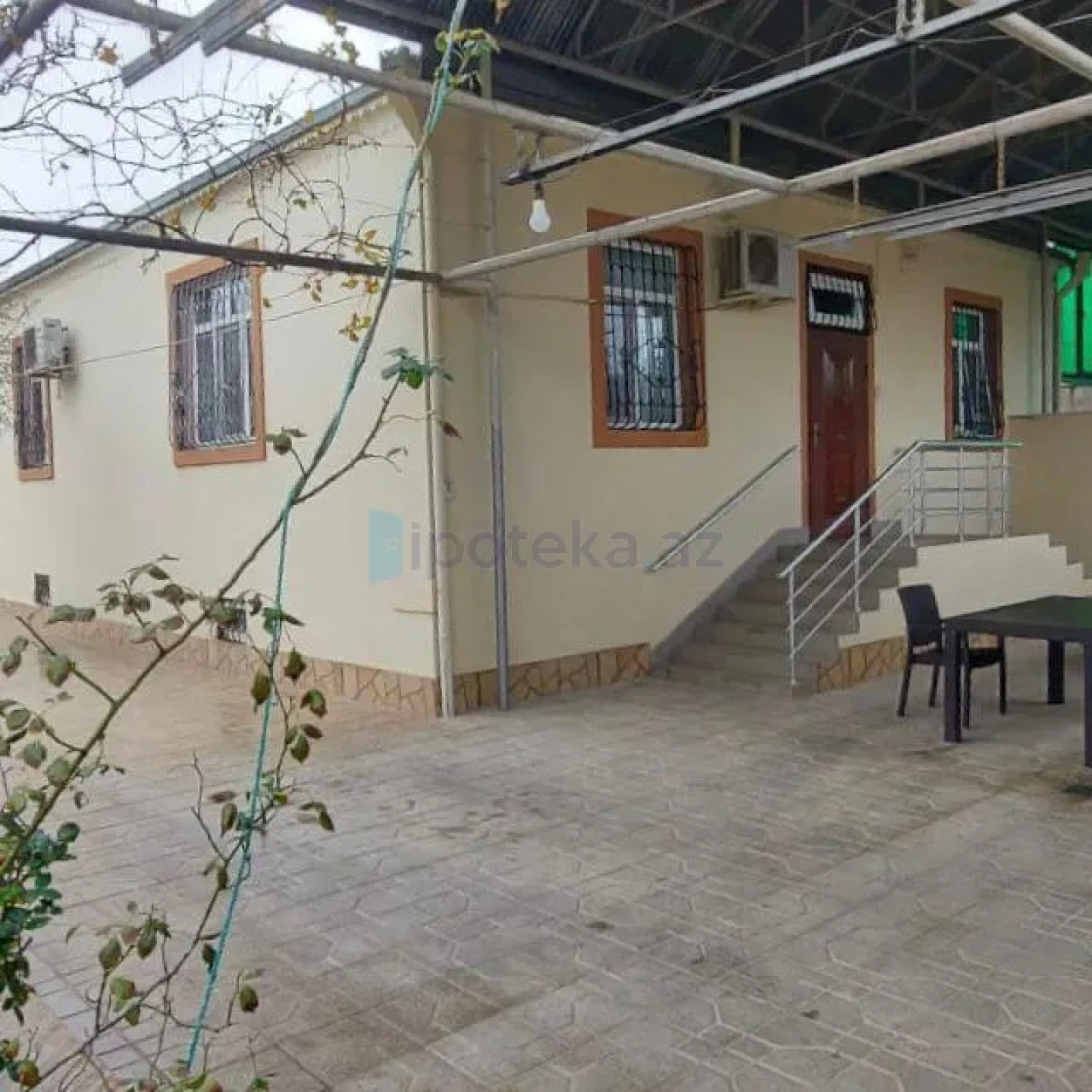 Satılır 3 otaqlı mənzil 120 m²