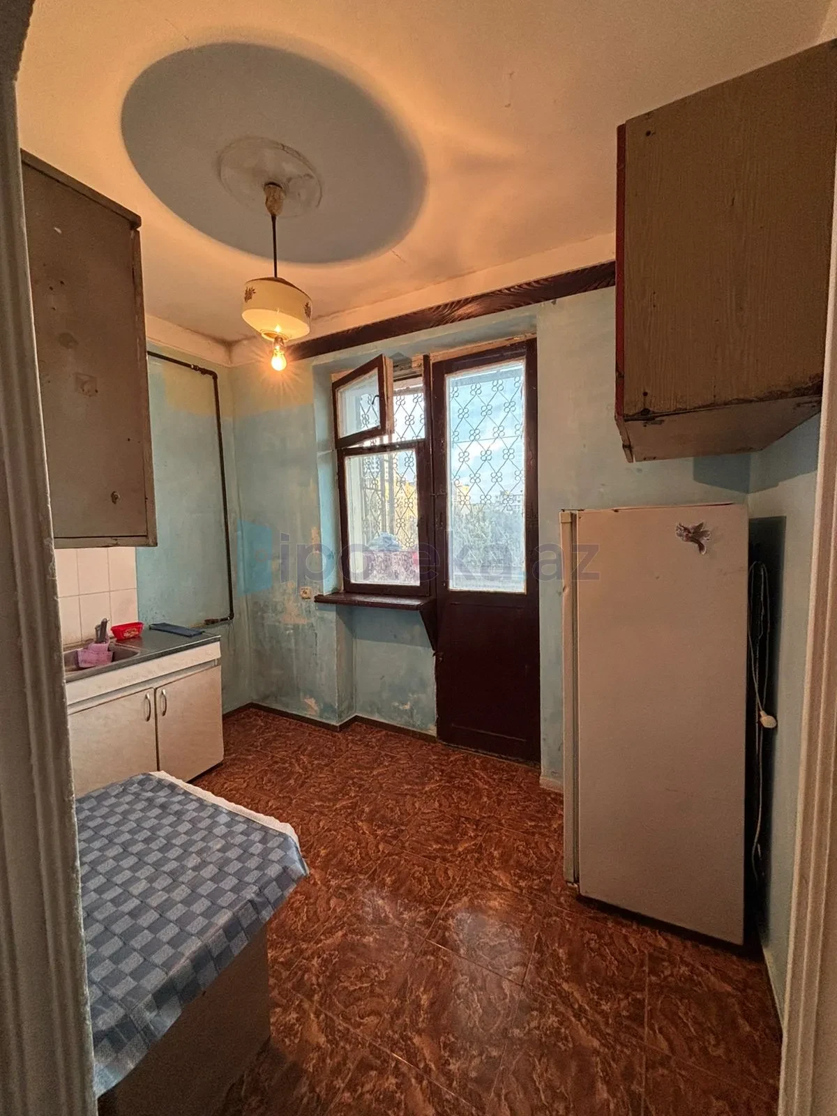 Satılır 1 otaqlı köhnə tikili 40 m²