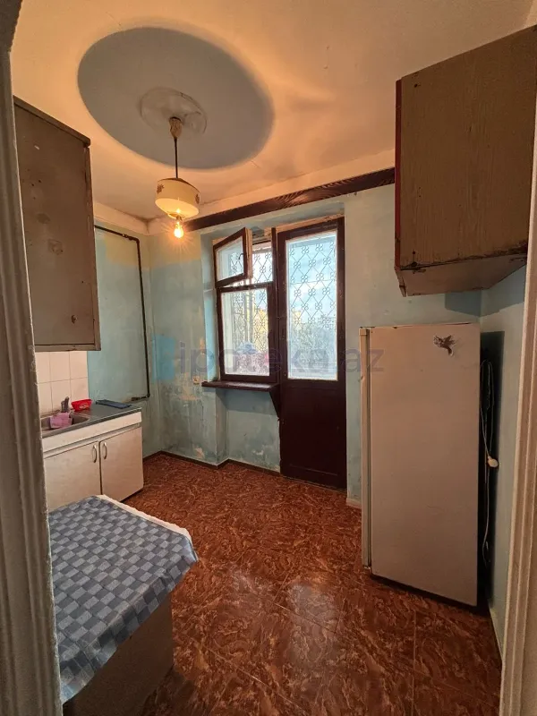 Satılır 1 otaqlı köhnə tikili 40 m²