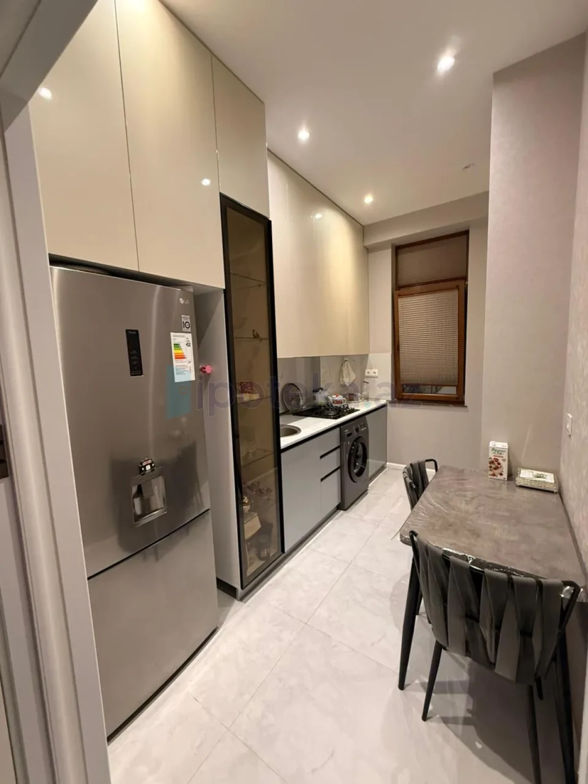 Satılır 3 otaqlı yeni tikili 77 m²