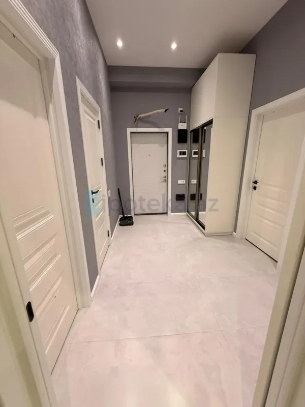 Satılır 3 otaqlı yeni tikili 77 m²