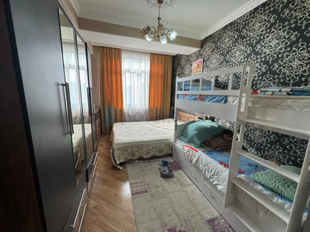 Satılır 2 otaqlı yeni tikili 65 m²