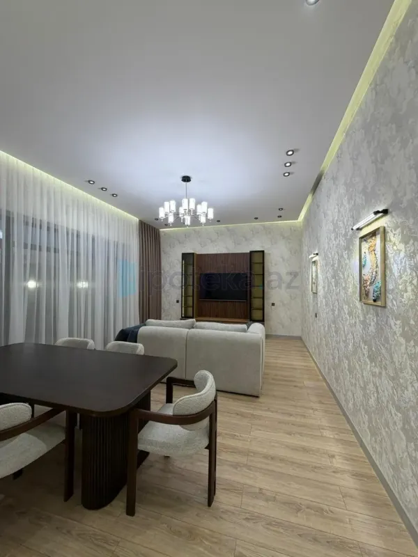 Satılır 4 otaqlı mənzil 150 m²