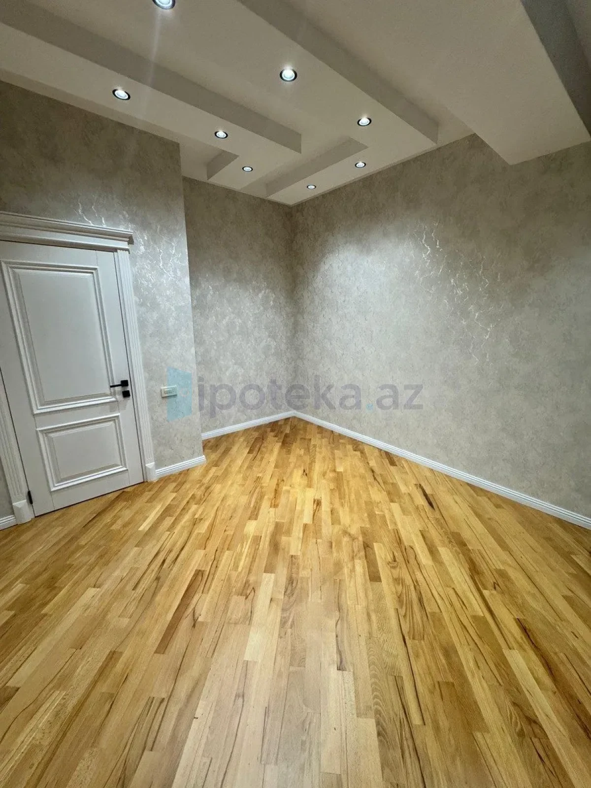 Satılır 4 otaqlı yeni tikili 165 m²