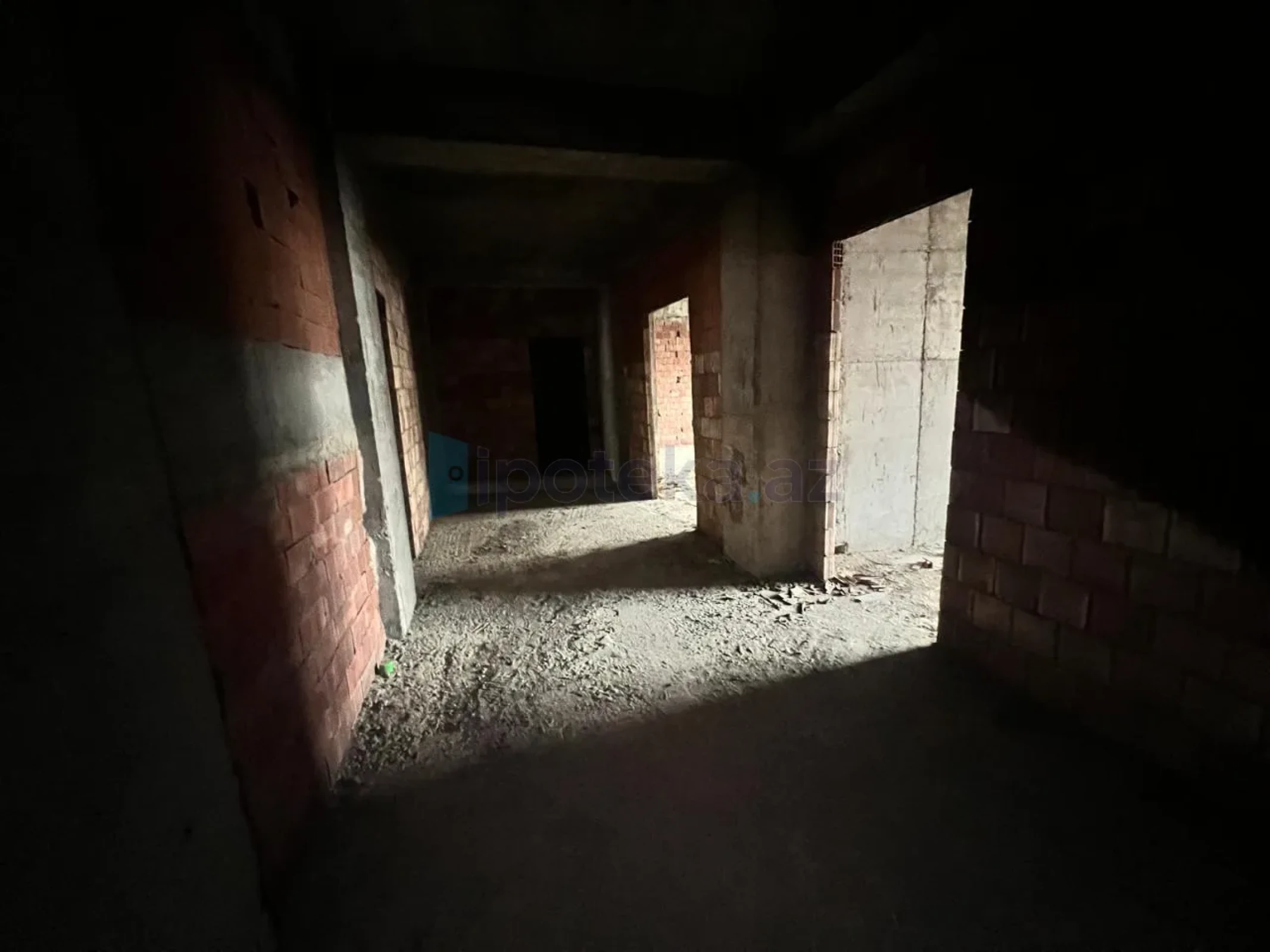 Satılır 4 otaqlı yeni tikili 185 m²