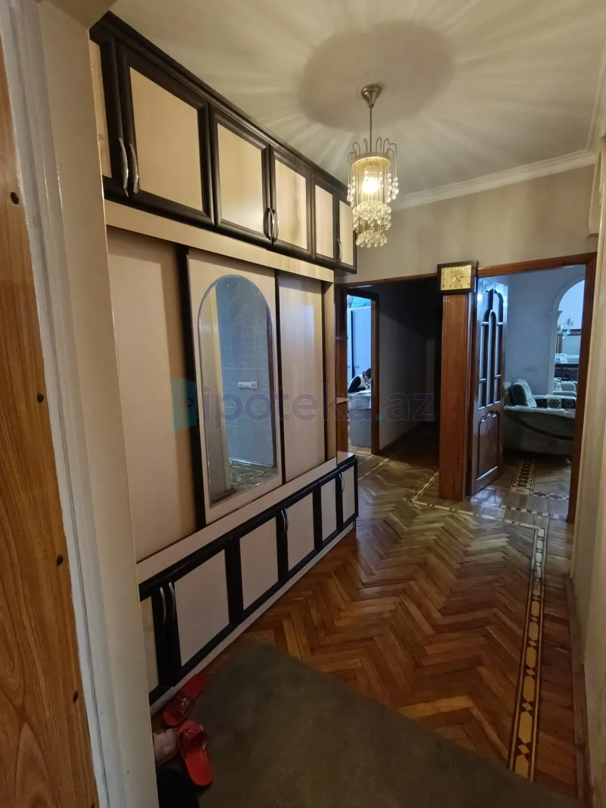 Satılır 5 otaqlı köhnə tikili 120 m²