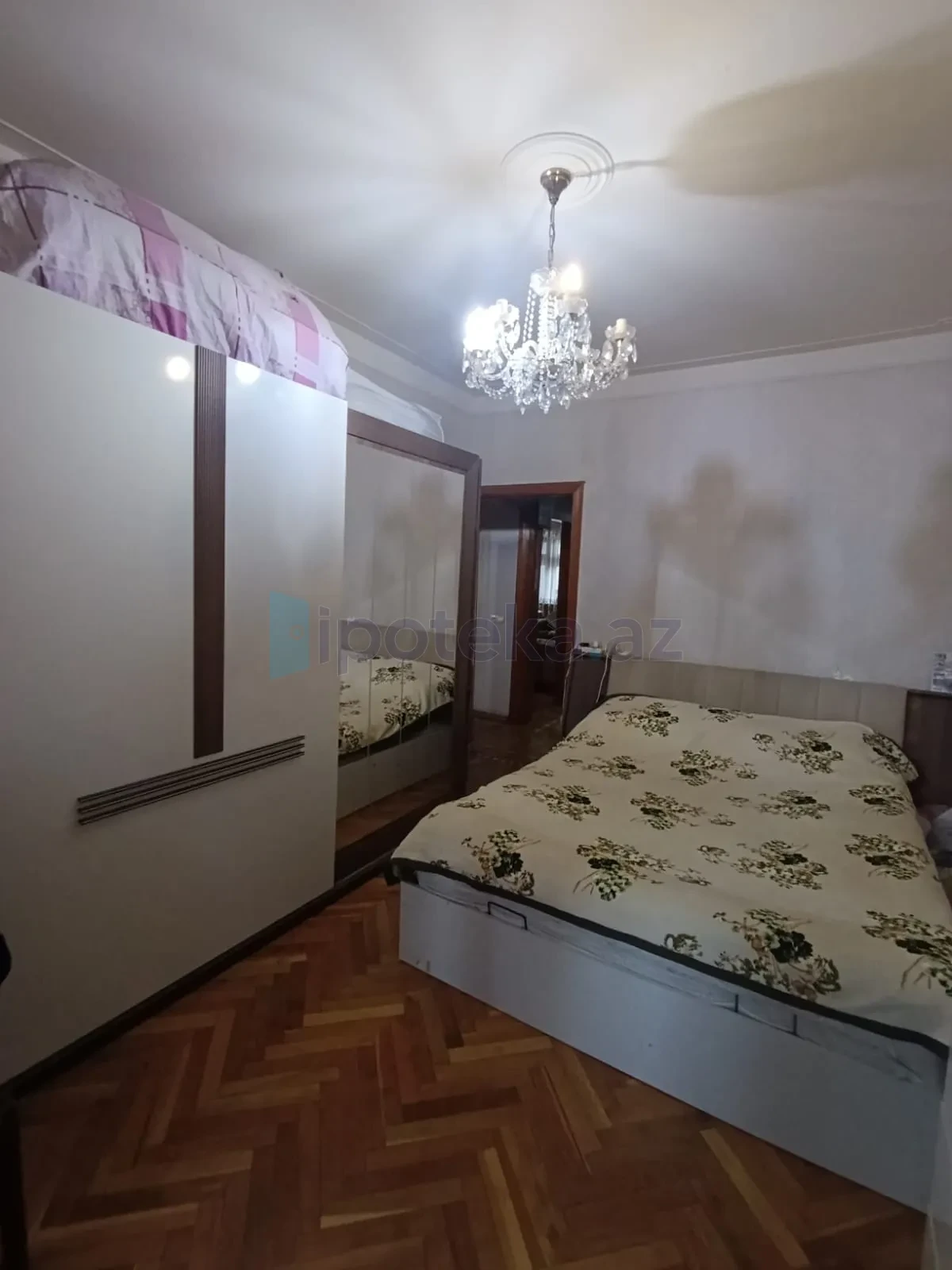 Satılır 5 otaqlı köhnə tikili 120 m²