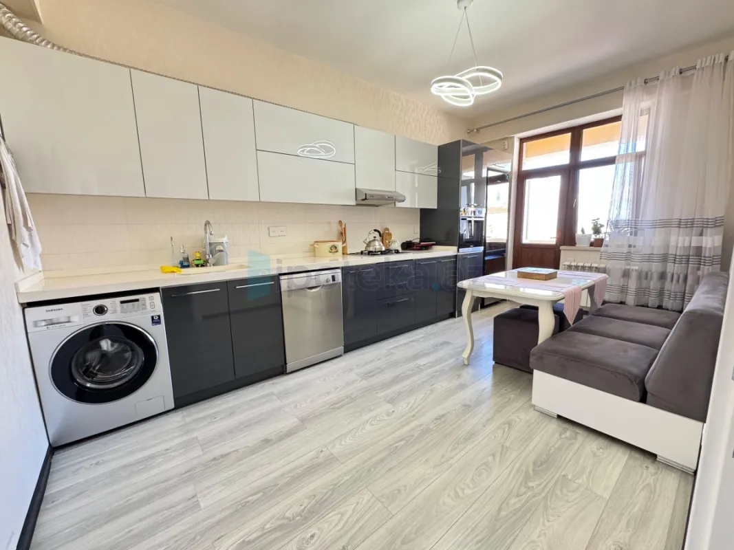 Satılır 2 otaqlı yeni tikili 82 m²