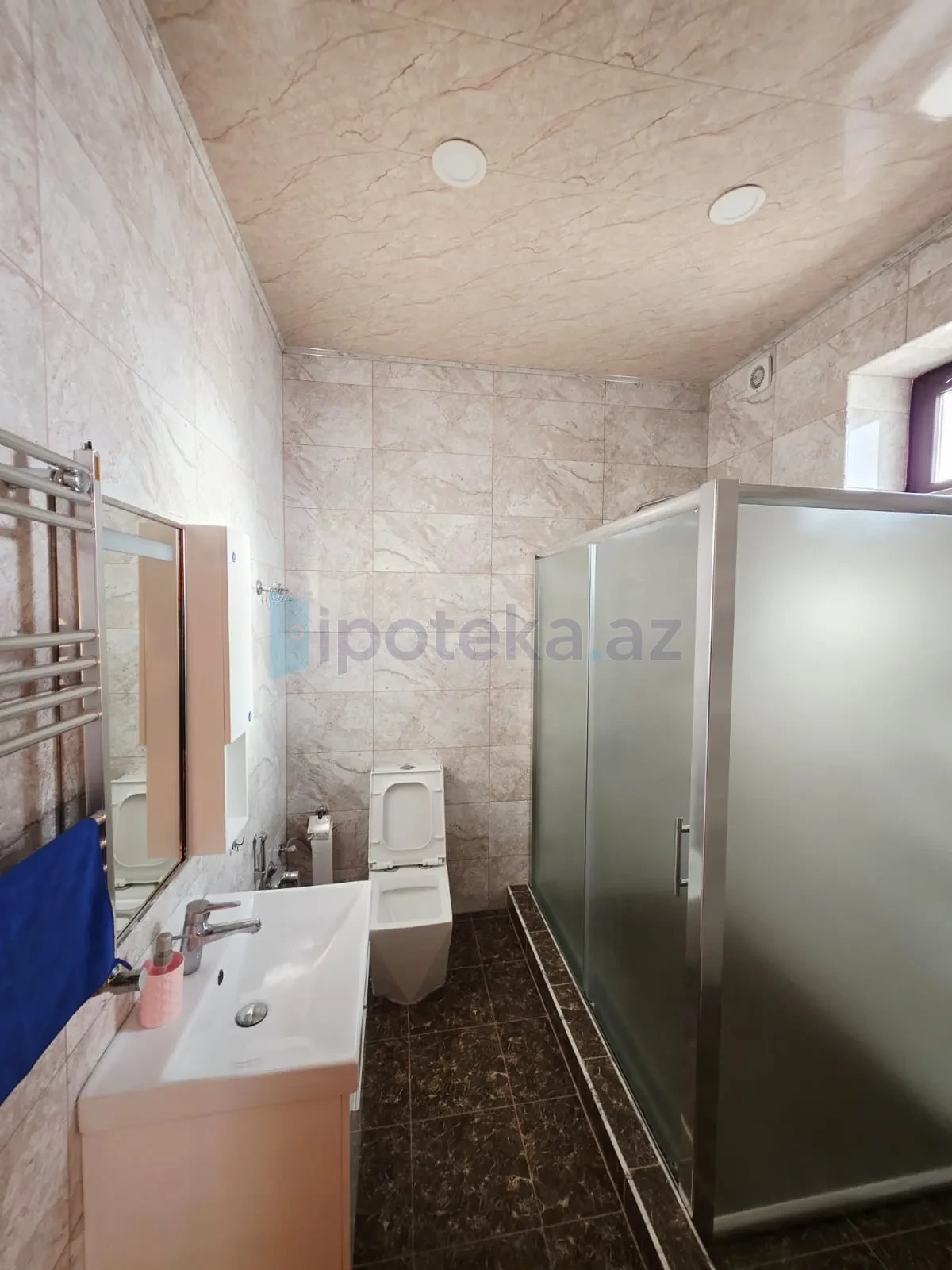Satılır 6 otaqlı mənzil 300 m²