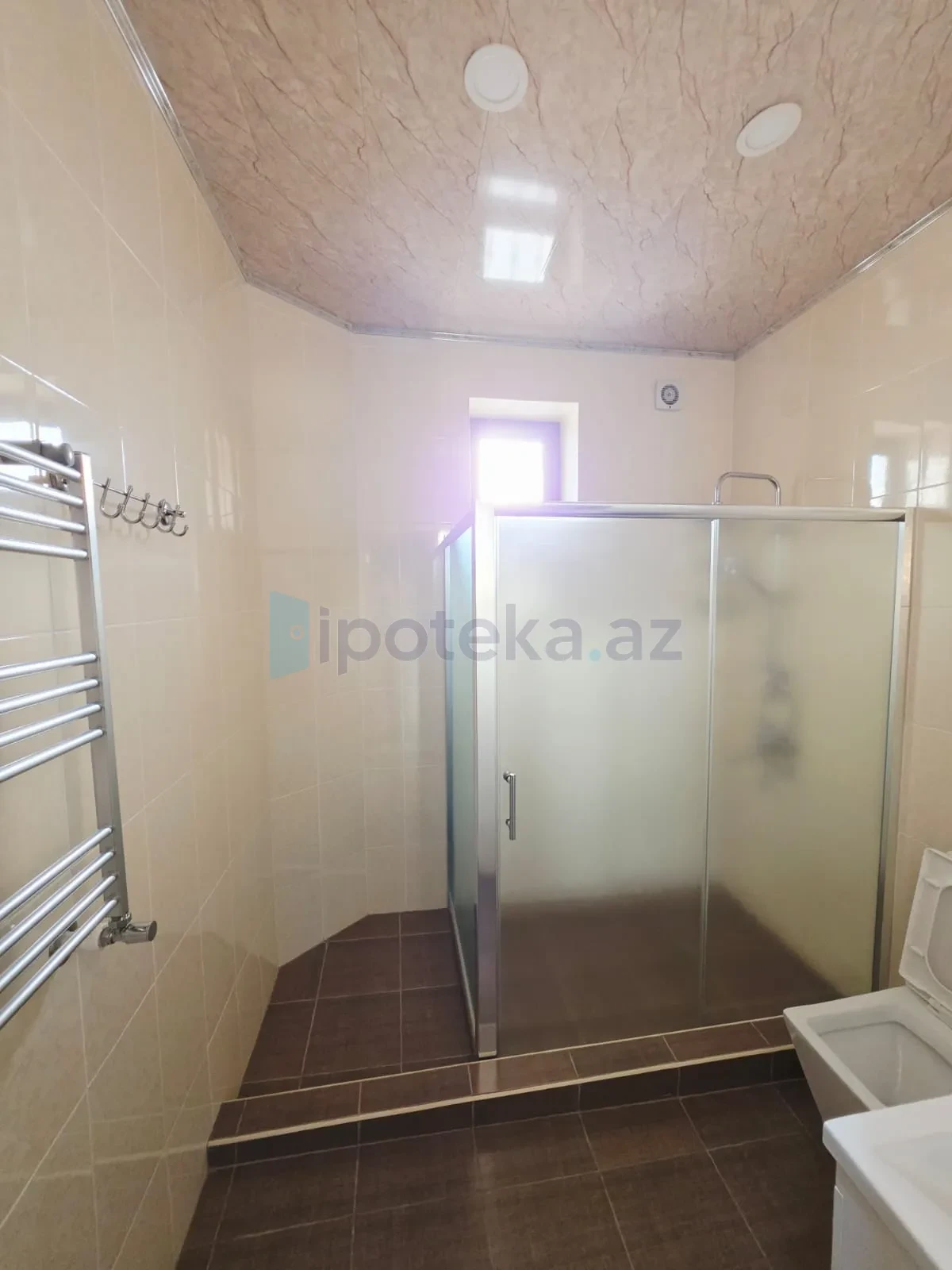 Satılır 6 otaqlı mənzil 300 m²