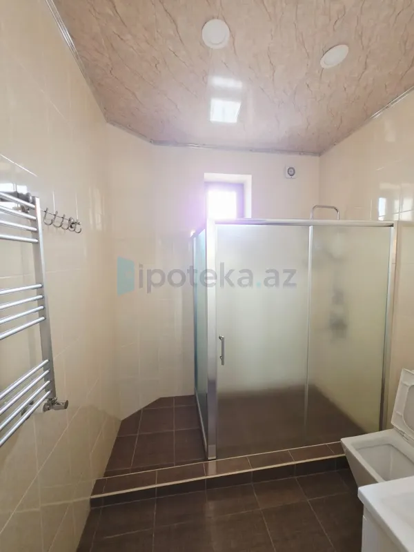 Satılır 6 otaqlı mənzil 300 m²