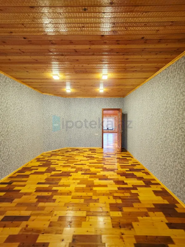 Satılır 6 otaqlı mənzil 300 m²