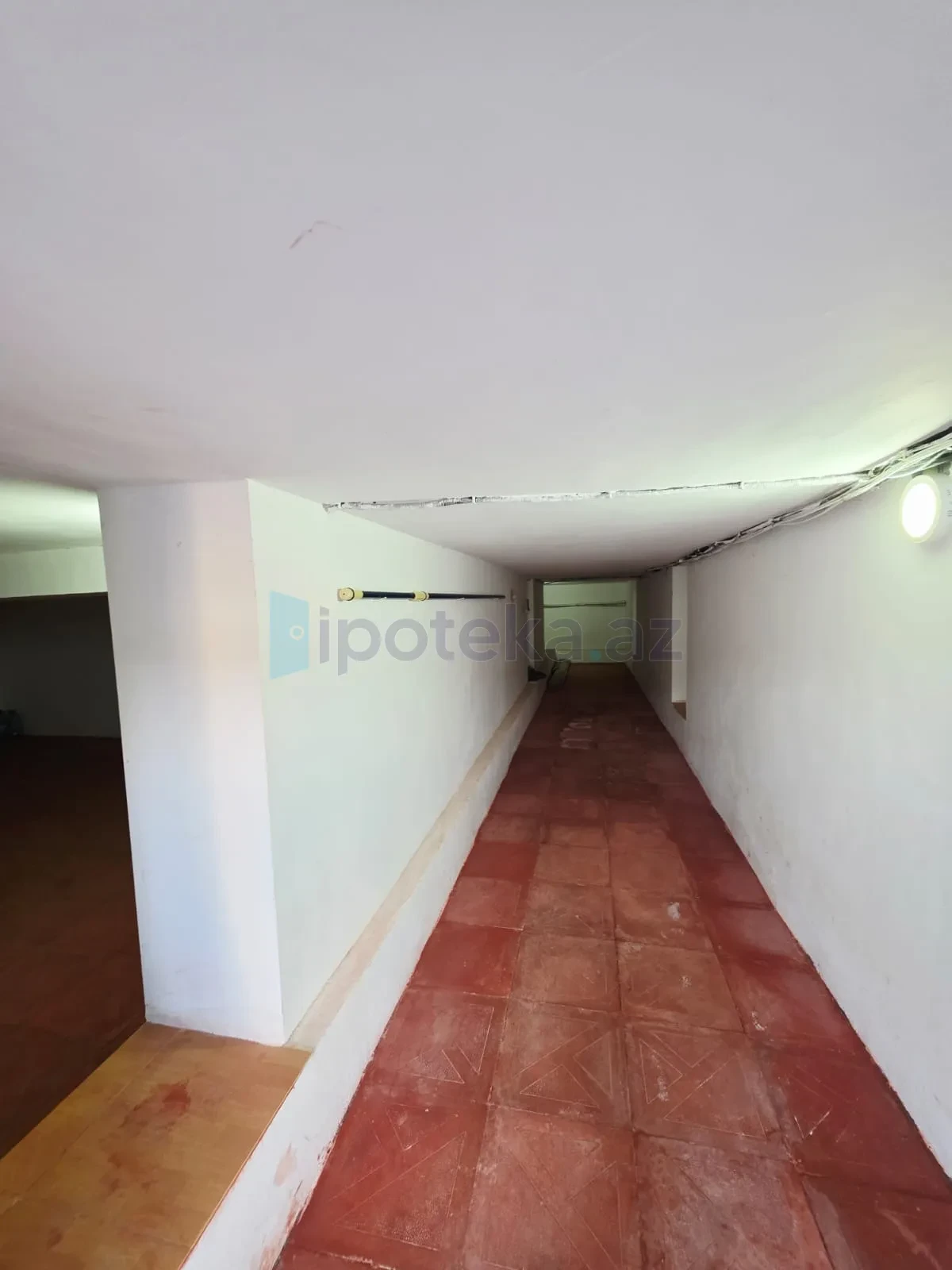 Satılır 6 otaqlı mənzil 300 m²