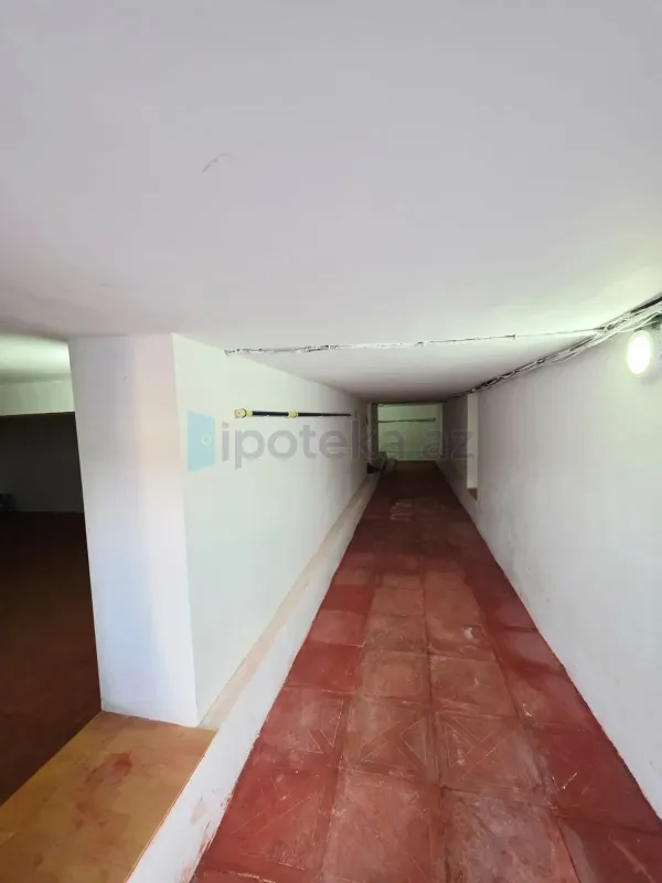 Satılır 6 otaqlı mənzil 300 m²