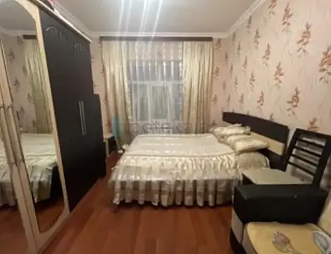 Satılır 2 otaqlı köhnə tikili 65 m²