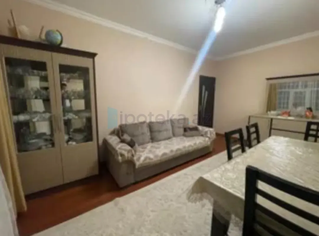 Satılır 2 otaqlı köhnə tikili 65 m²
