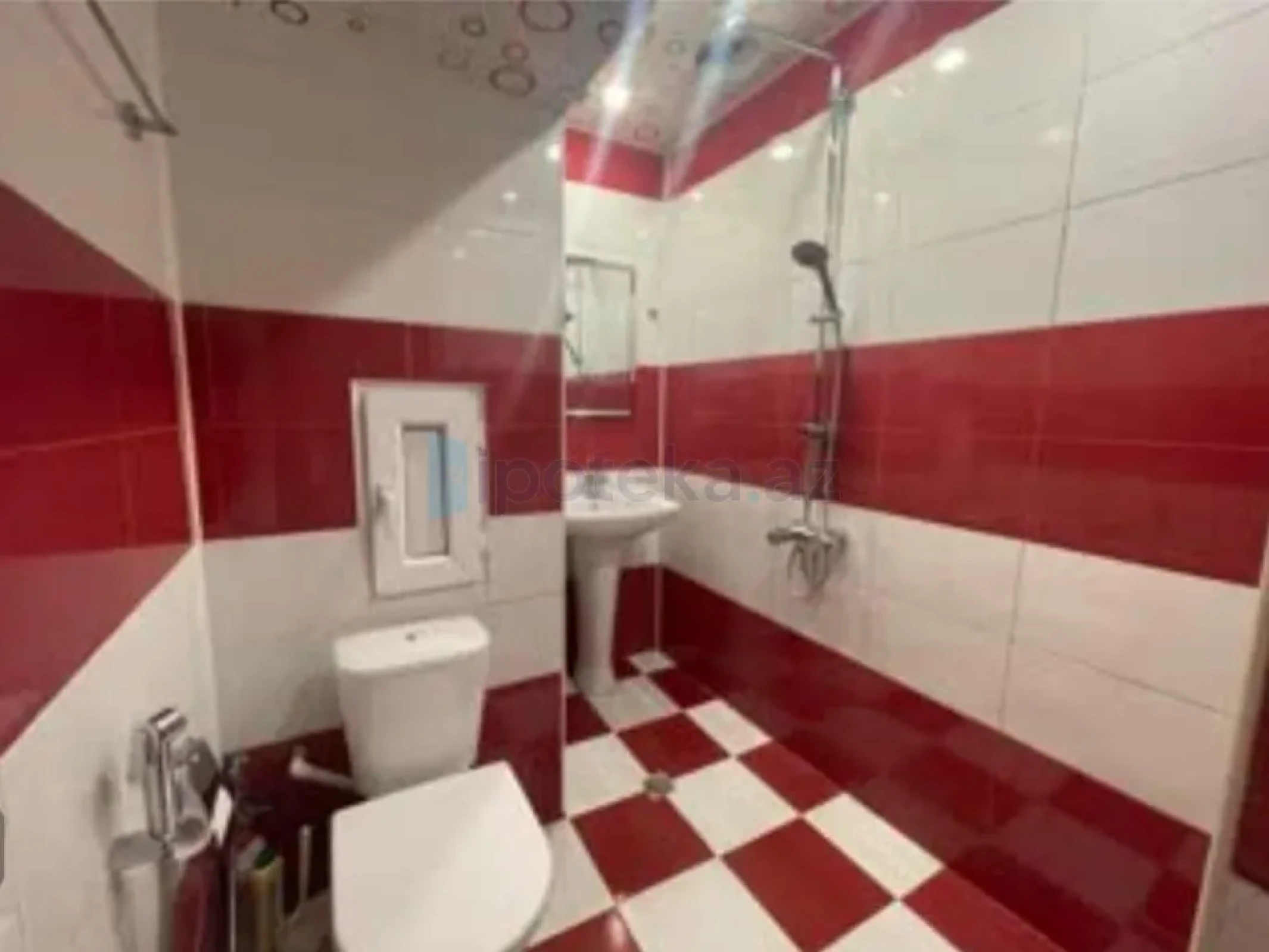 Satılır 2 otaqlı köhnə tikili 65 m²