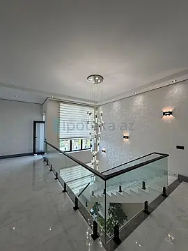 Satılır 5 otaqlı mənzil 280 m²