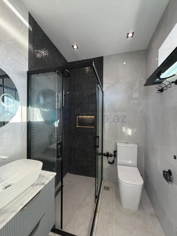 Satılır 5 otaqlı mənzil 280 m²