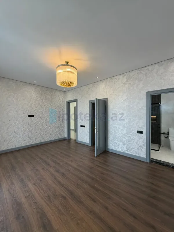 Satılır 5 otaqlı mənzil 280 m²
