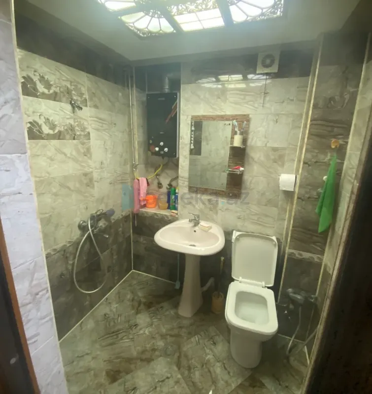 Satılır 3 otaqlı köhnə tikili 86 m²
