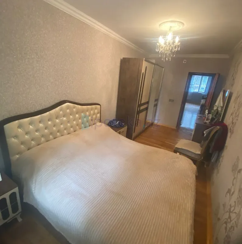 Satılır 3 otaqlı köhnə tikili 86 m²