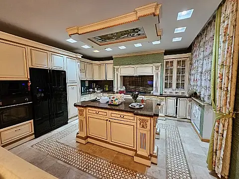 Satılır 4 otaqlı yeni tikili 320 m²