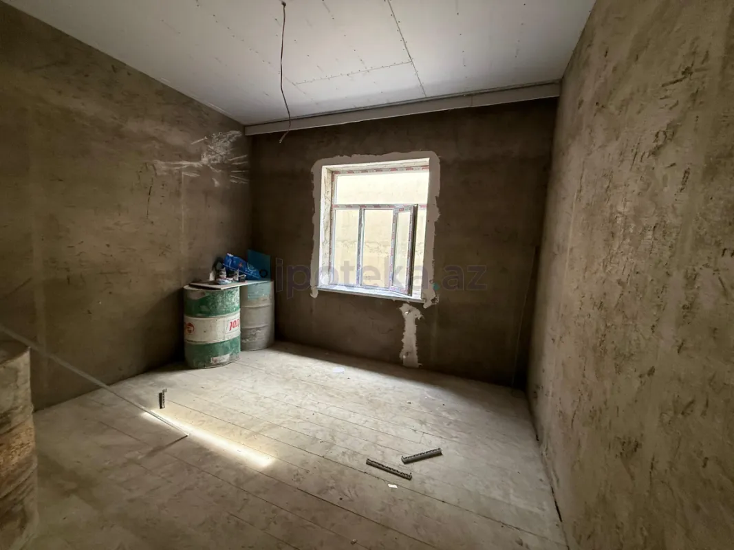 Satılır 4 otaqlı həyət evi 100 m²