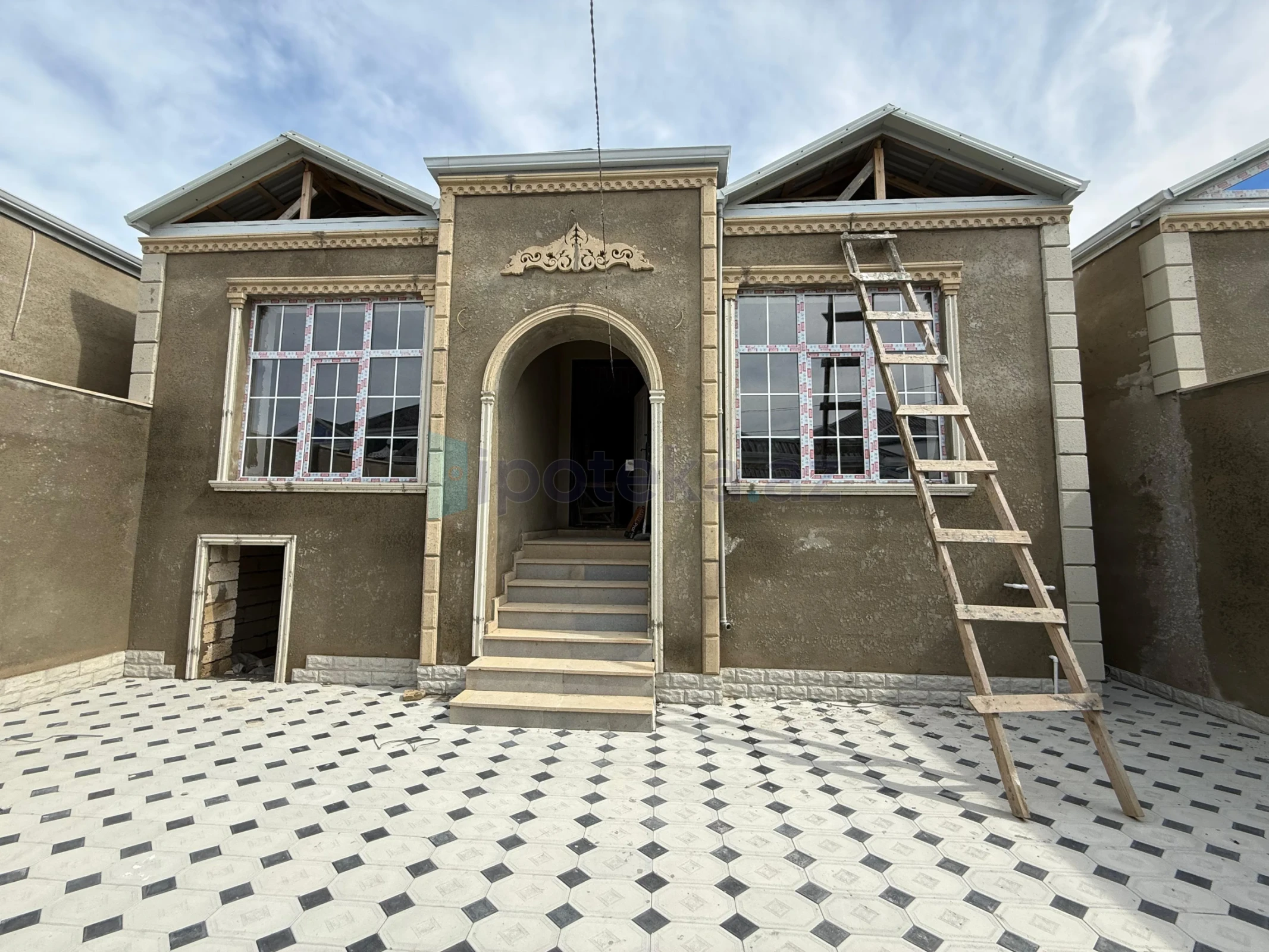 Satılır 4 otaqlı həyət evi 100 m²