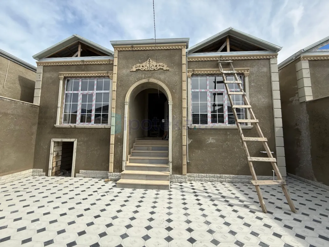Satılır 4 otaqlı həyət evi 100 m²