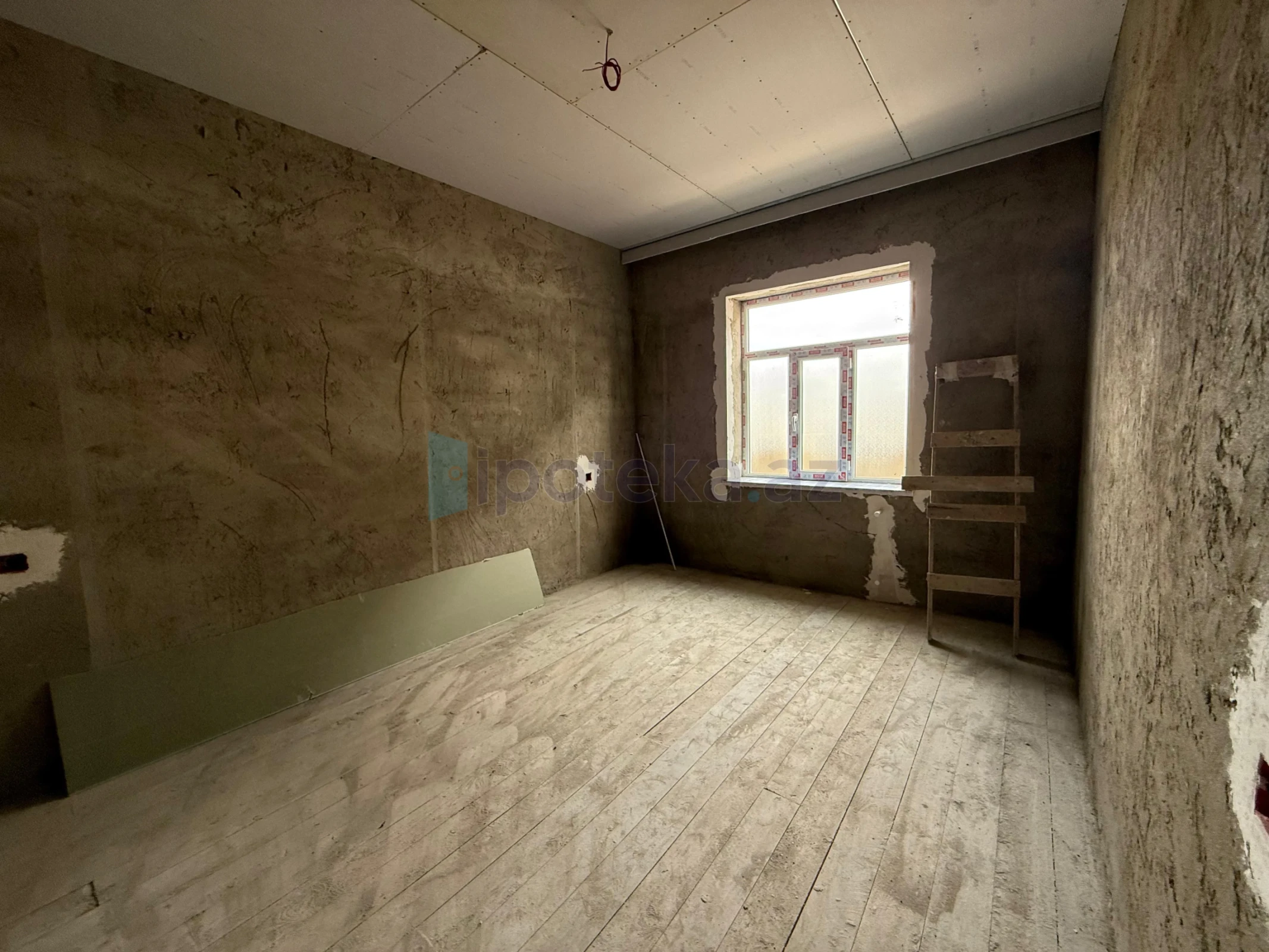 Satılır 4 otaqlı həyət evi 100 m²