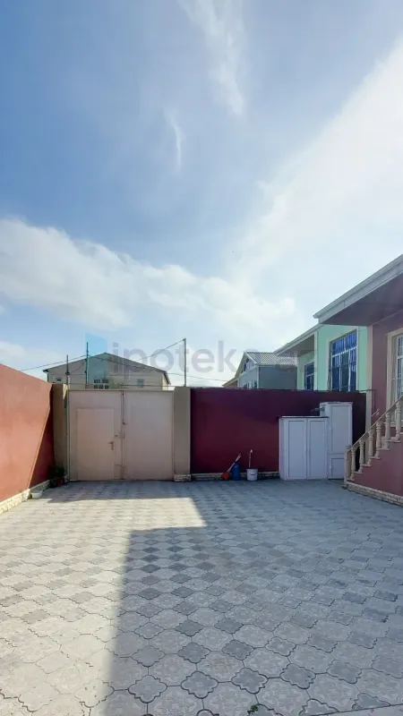 Satılır 4 otaqlı mənzil 90 m²