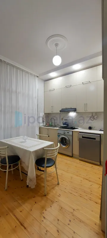 Satılır 4 otaqlı mənzil 90 m²