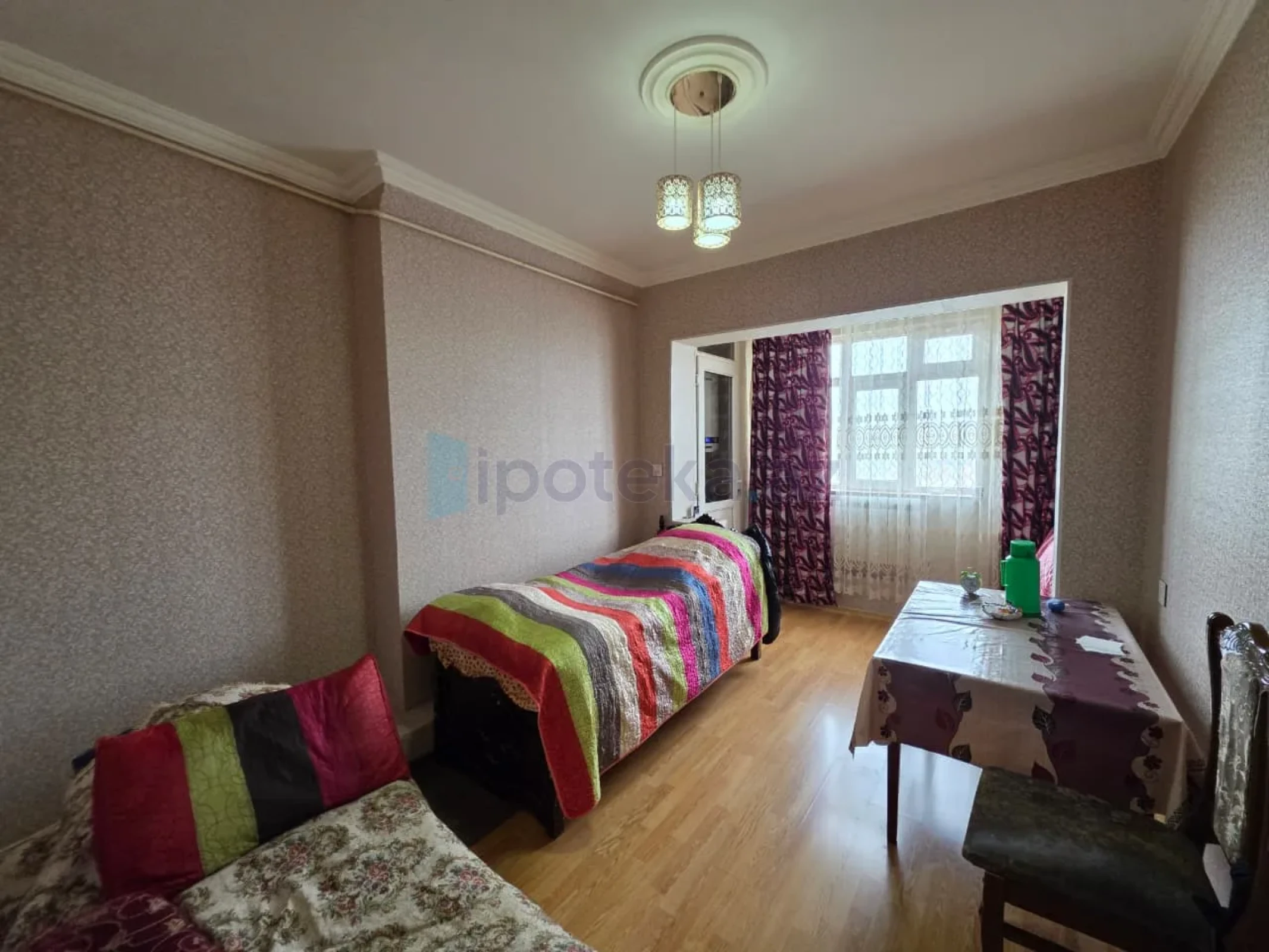 Satılır 3 otaqlı köhnə tikili 60 m²