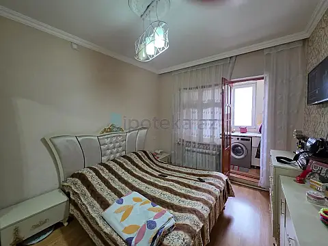 Satılır 3 otaqlı köhnə tikili 60 m²