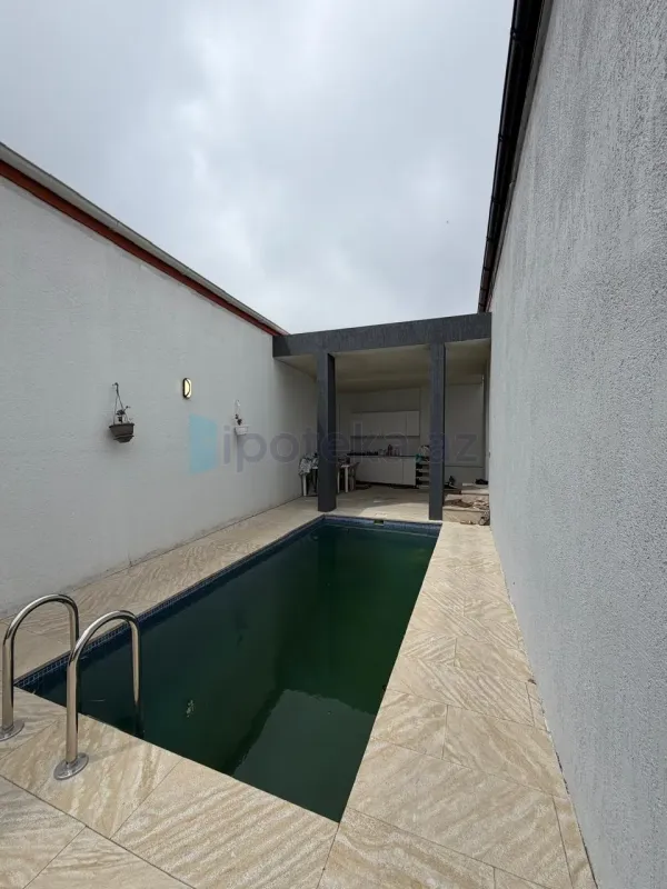 Satılır 4 otaqlı mənzil 100 m²