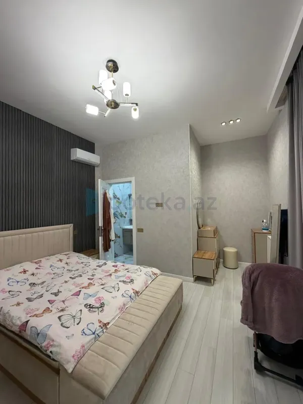 Satılır 4 otaqlı mənzil 100 m²