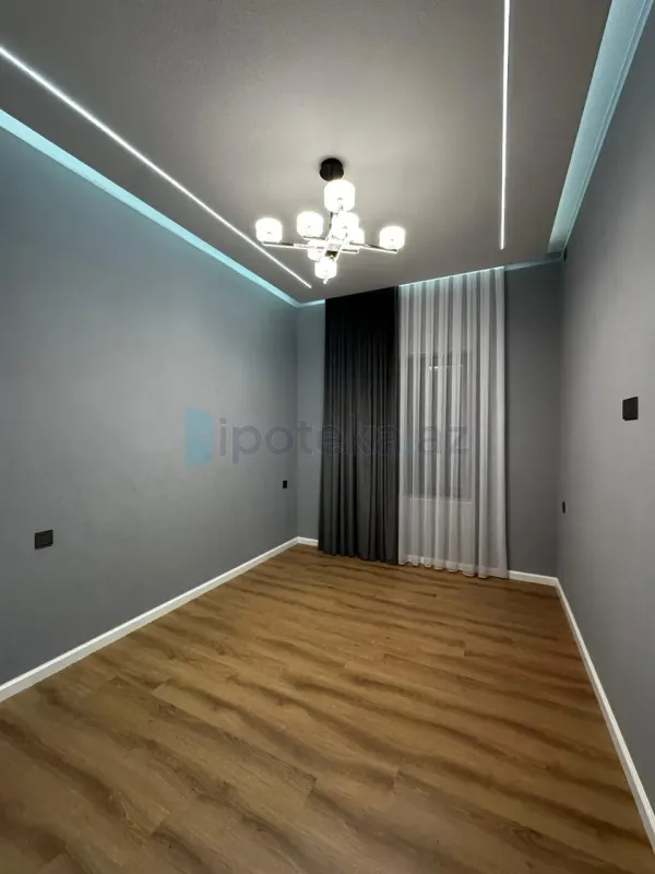 Satılır 4 otaqlı mənzil 150 m²
