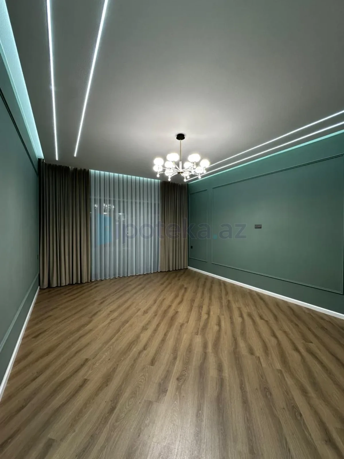 Satılır 4 otaqlı mənzil 150 m²