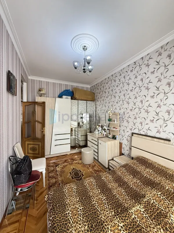 Satılır 3 otaqlı köhnə tikili 85 m²