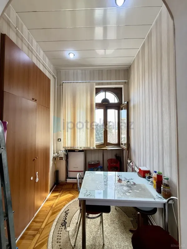 Satılır 3 otaqlı köhnə tikili 85 m²