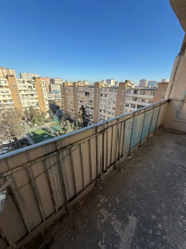 Satılır 4 otaqlı köhnə tikili 110 m²