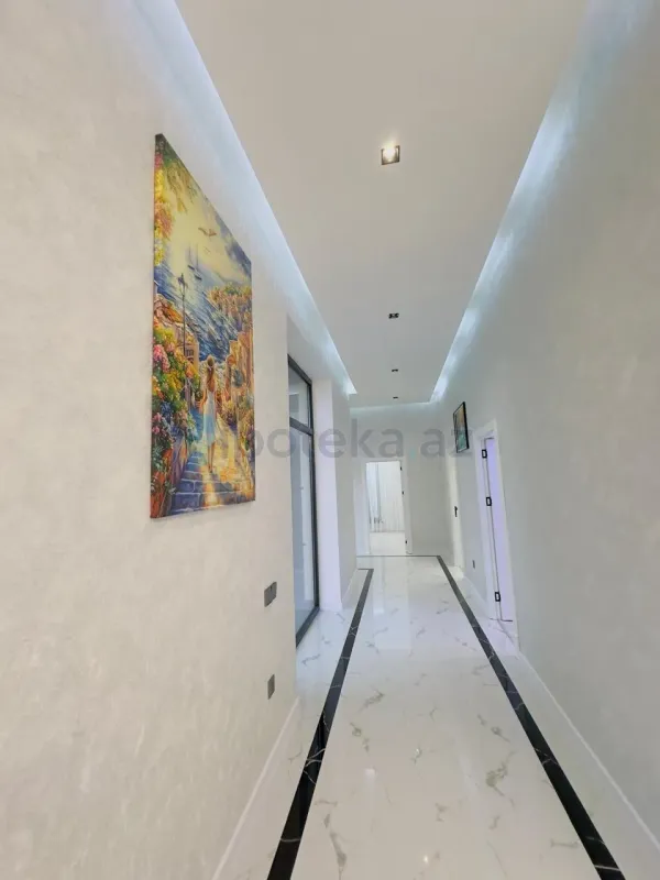 Satılır 4 otaqlı mənzil 186 m²