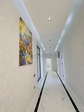 Satılır 4 otaqlı mənzil 186 m²