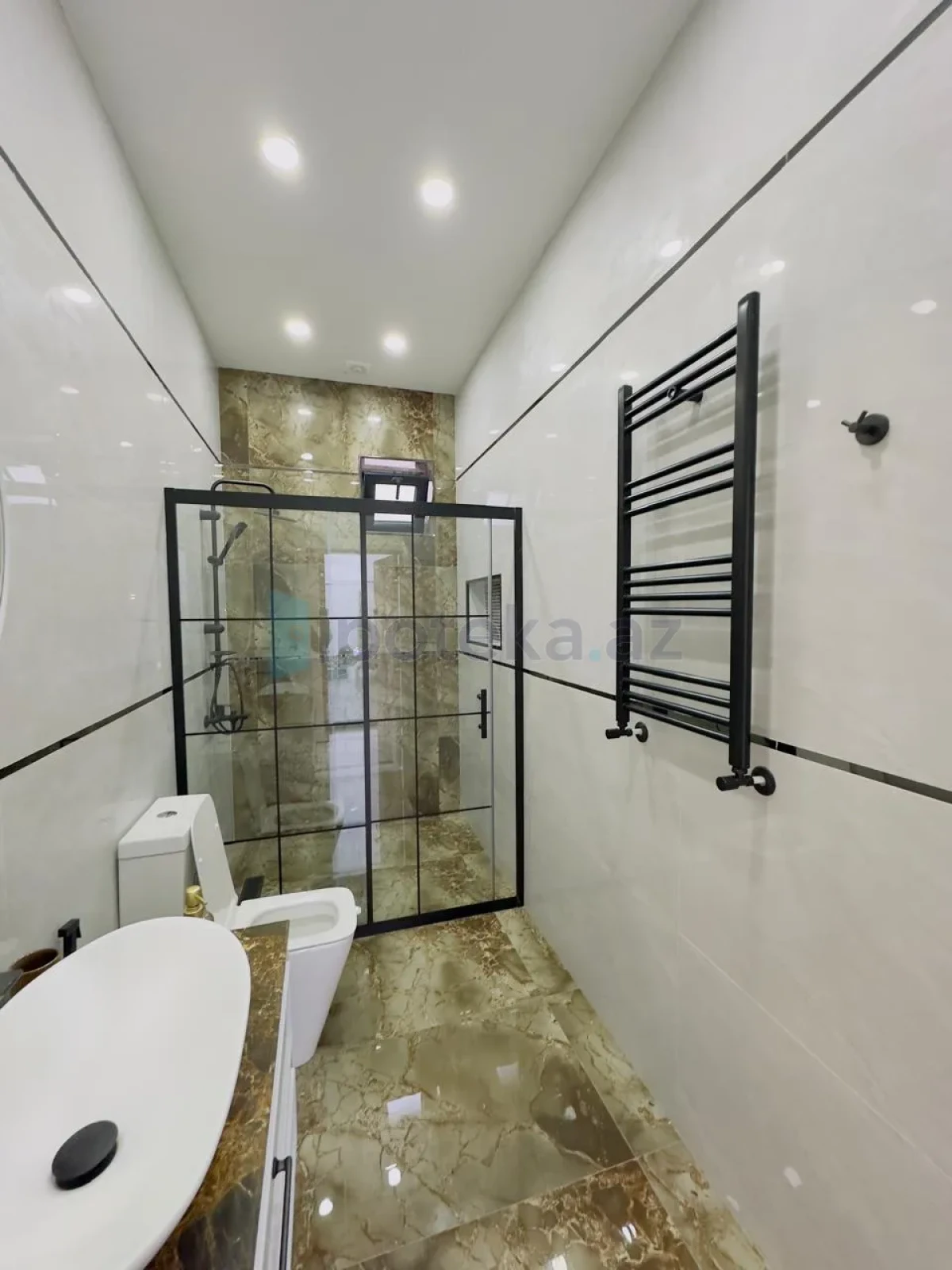 Satılır 4 otaqlı mənzil 186 m²